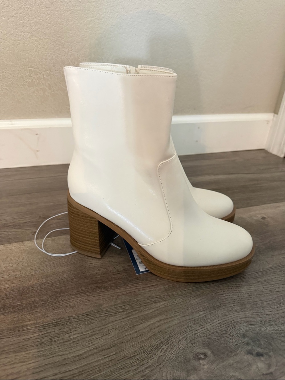 Universal Thread White Platform Block Heel Ankle Boots